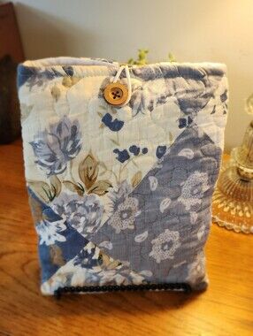 Quilted Floral Kindle Sleeve in Blue and Cream